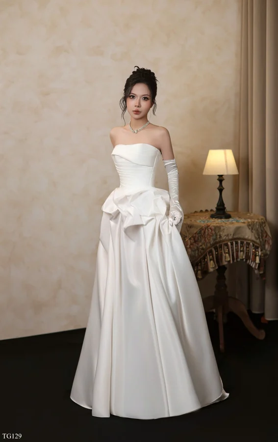 Váy cưới TG129 cúp ngực với chi tiết nơ lớn ở hông