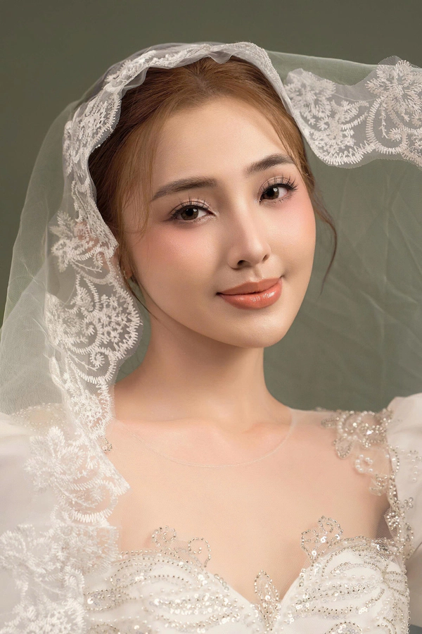 Ảnh cưới studio 10